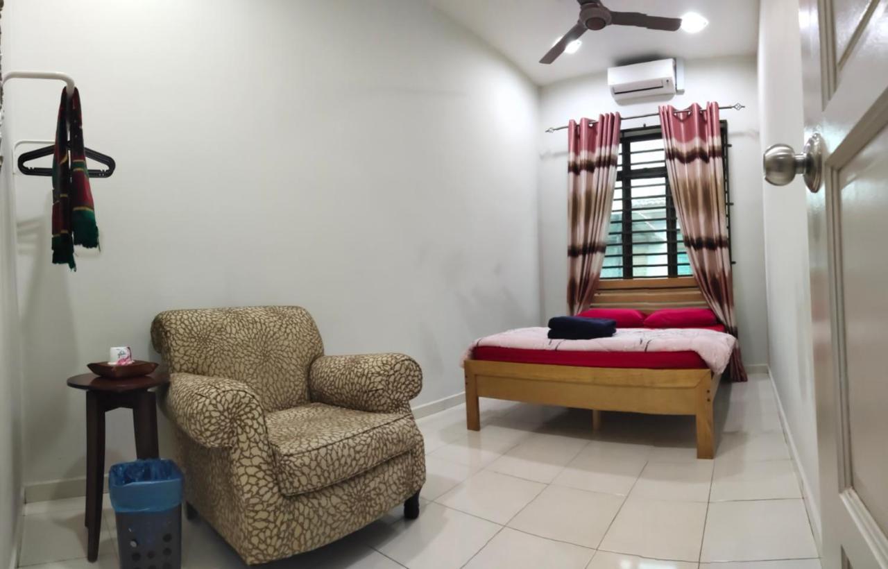 Homestay Melaka Urich エクステリア 写真